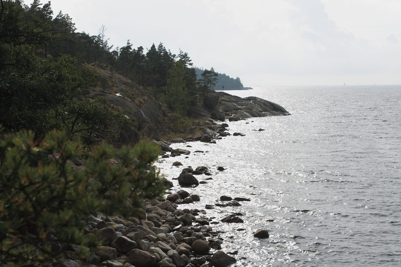 Wave-polished granite shore at Porkkalanniemi
